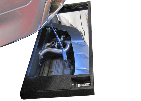 Race Ramps Show Mirror