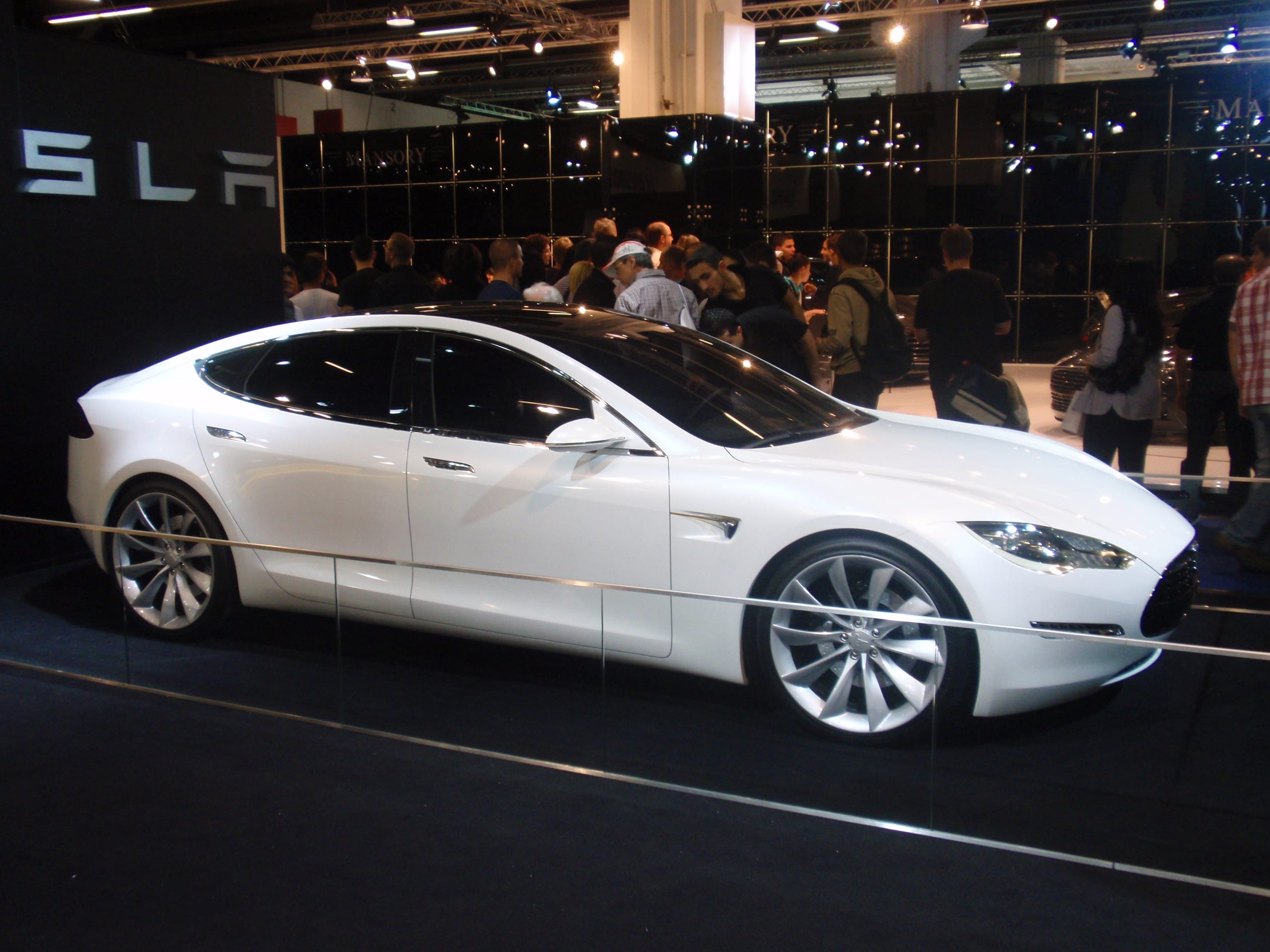 Tesla Model S 