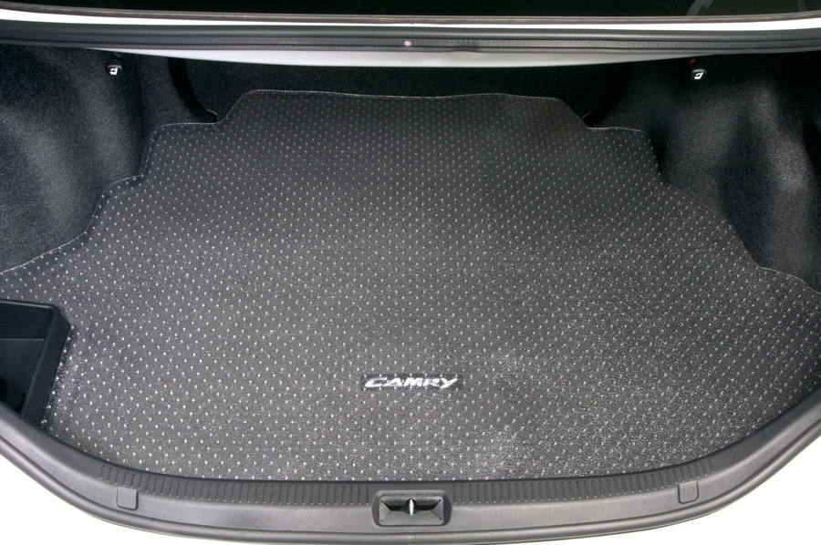 Intro-Tech Automotive Protect-A-Mat Cargo Liner, Trunk Mat