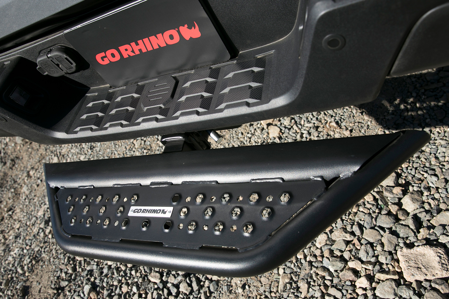 Go Rhino Dominator D6 Hitch Step Free Shipping and Price Match Guarantee