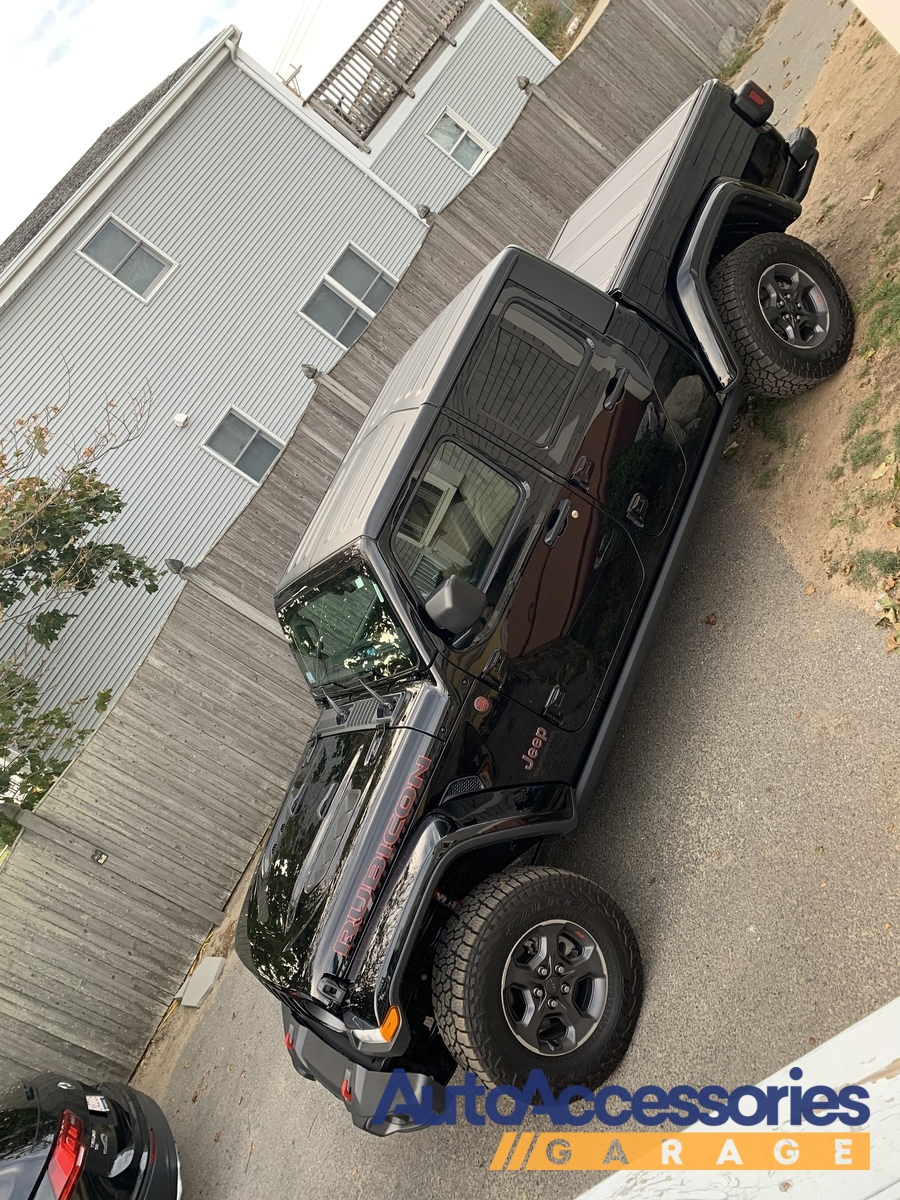 Rugged Ridge Armis Tonneau Cover photo by Peter S