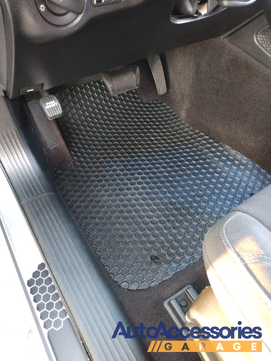 Intro-Tech Hexomat Front Custom Fit Auto Floor Mat - Set of 2 DD-390-RT-C Gray
