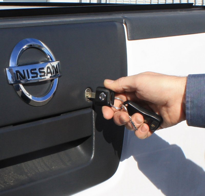 2004 2015 Nissan Titan Bakflip Hd Aluminum Tonneau Cover Bak 35504